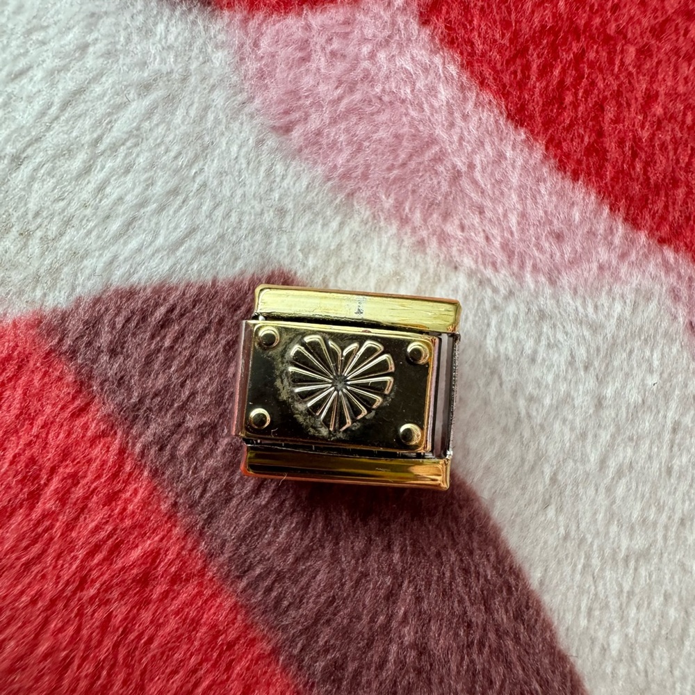 Gold tone heart Italian charm link